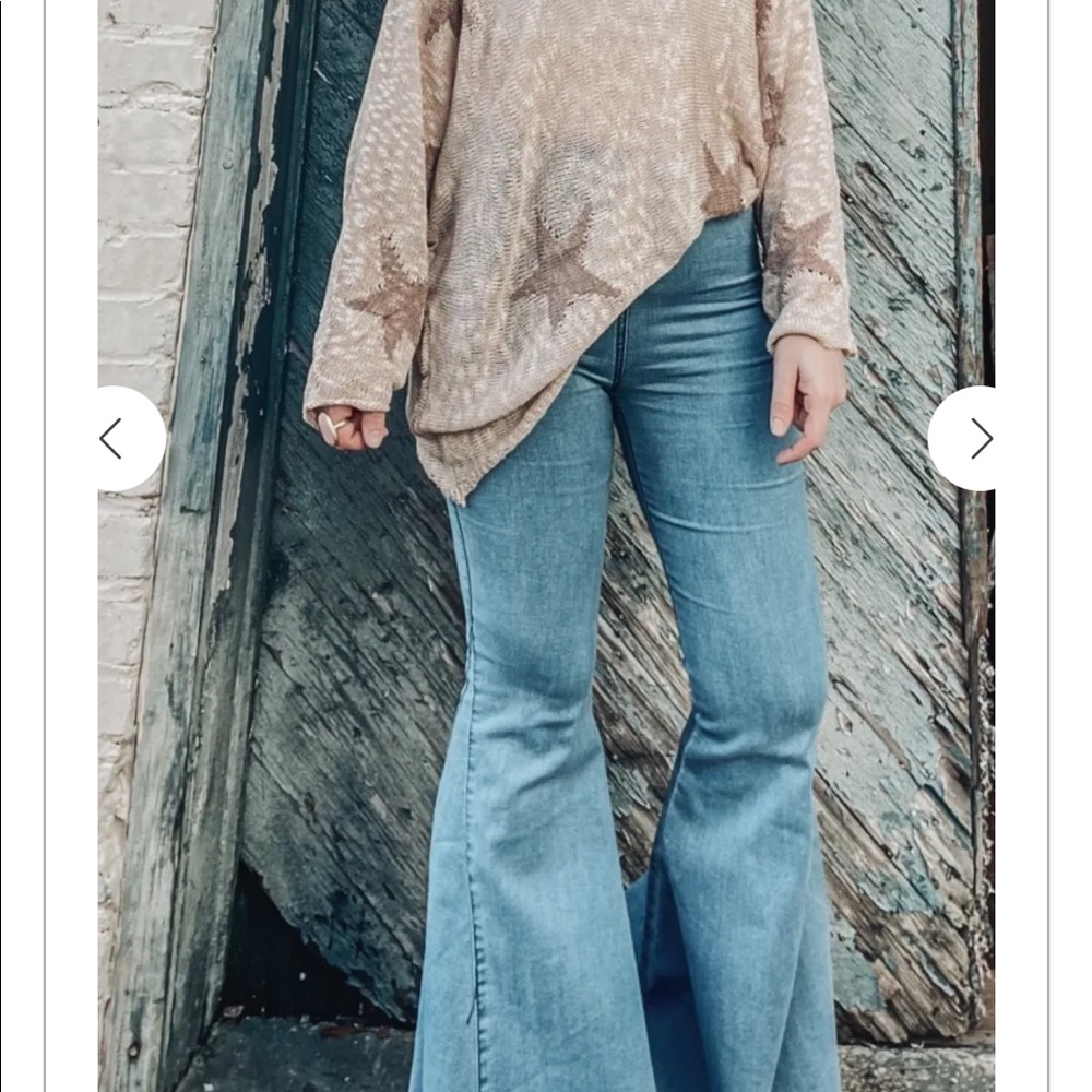 Distressed 😩 over sized sweater